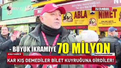 Kar kış demediler bilet kuyruğuna girdiler