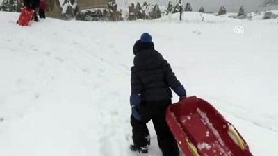 kar yagisi - Turistler Kapadokya'da karın keyfini çıkardı - NEVŞEHİR Videosu