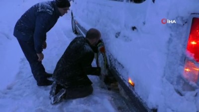 kar yagisi -  Ulaşıma kar engeli.. Sürücüler zor anlar yaşadı  Videosu