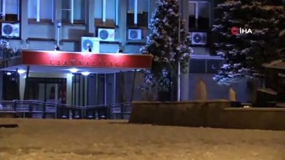idari izin -  Uşak’ta İzmir - Ankara karayolu kar yağışı nedeni ile yer yer trafiğe kapandı  Videosu