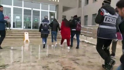  Yaşlıları darp edip, gasp eden çete yakalandı