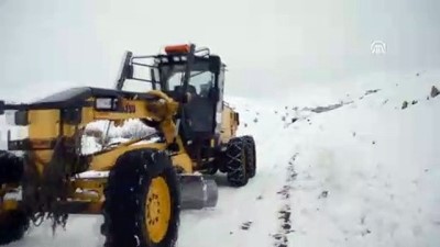 kar yagisi - Ağrı'da kapalı köy yollarında hummalı çalışmalar  Videosu