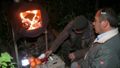 cenin -  Antalya’da çiftçinin ‘don nöbeti’ erken başladı...Soğuk hava çiftçiye gece yarısı seraya odun taşıttı  Videosu