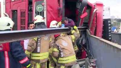 Bayrampaşa'da kontrolden çıkan tır devrildi (2) - İSTANBUL 