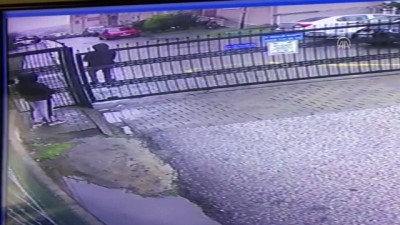 Bir çocuk demir kapıda asılı kaldı - ORDU