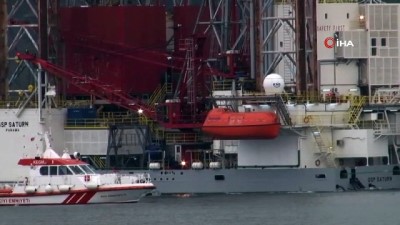 petrol platformu -  İstanbul Boğazı dev petrol platformu geçişi nedeniyle trafiğe kapatıldı  Videosu