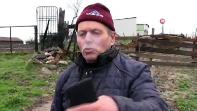  Köy meydanına hayvan dışkısı akıyor 