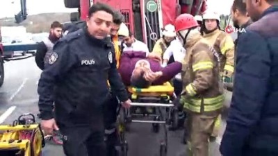  Otogar yolunda tır devrildi 