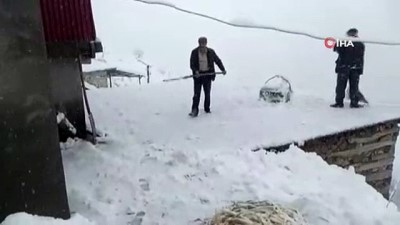 kar suyu -  Sincik'te karla kaplanan çatılar temizleniyor  Videosu