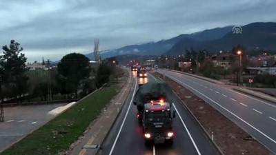 askeri arac - Suriye sınırına askeri sevkiyat (3) - HATAY Videosu