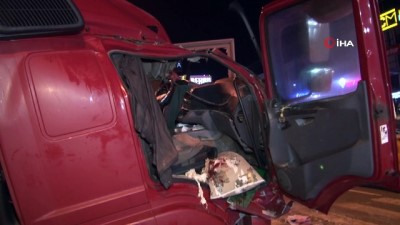direksiyon -  Başkent’te tır kazası: 1 yaralı  Videosu