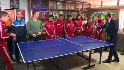masa tenisi - Bakan Kasapoğlu, öğrencilerle masa tenisi oynadı - ANKARA  Videosu