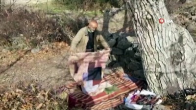  'Bakım evinde rahat edemem' diye 7 aydır arazide yaşıyor 