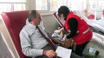 kan bagisi -  Engelliler kan bağışında bulundu  Videosu