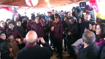 Bakan Soylu, Tunceli'de top oynadı 