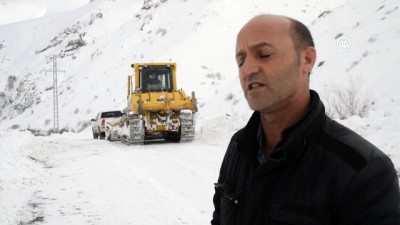 Çığ nedeniyle ulaşıma kapanan yol 7 saate ulaşıma açıldı - AĞRI 