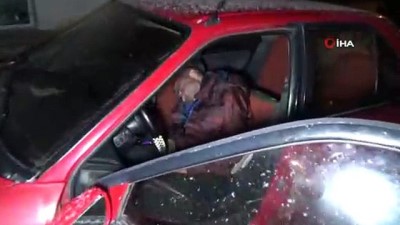 sivil polis -  Alkolü fazla kaçırınca direksiyon başında sızdı  Videosu