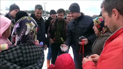 Bilecik'te genç çiftçilere koyun dağıtıldı 