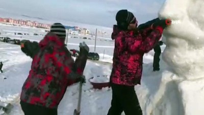 portre -  Sarıkamış’ta Kardan Heykellerin yapımı başladı  Videosu