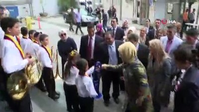  - Emine Erdoğan’a 'Katibim'li Karşılama 