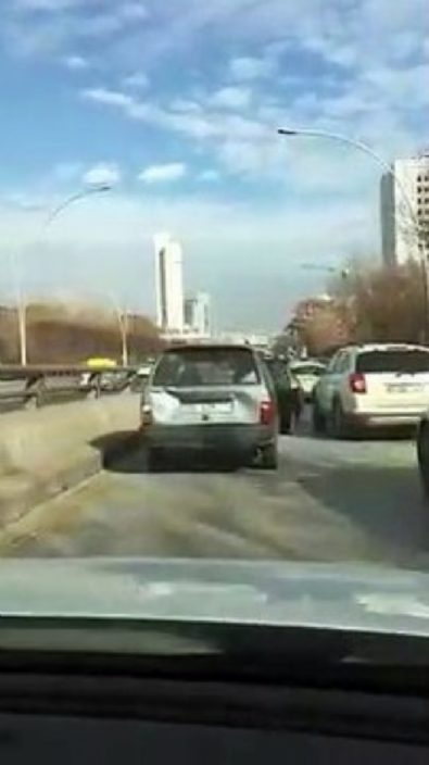 trafik magandasi - Ankara'da bu kadar da olmaz dedirten görüntü  Videosu