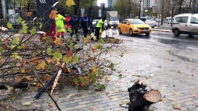 Esenyurt'ta servis minibüsü devrildi (2) - İSTANBUL 