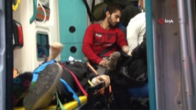  Esenyurt'ta servis minibüsü kaza yaptı. Çok sayıda yaralı olduğu öğrenilirken, olay yerine ambulans ve polis ekipleri sevk edildi 