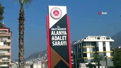 emniyet muduru -  Kendisini 'emniyet müdürü’ diye tanıtıp dolandırıcılık yapan şüpheli yakalandı  Videosu