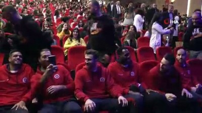 basketbol takimi - Bahçeşehir Koleji deplasmanda ev sahibi oldu  Videosu