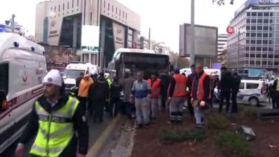 belediye otobusu -  Başkent'te kontrolden çıkan belediye otobüsü yayalara çarptı: 2 yaralı  Videosu