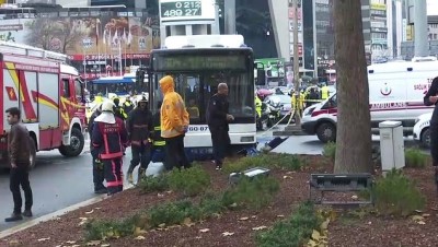 belediye otobusu - Başkentte trafik kazası (1) - ANKARA Videosu