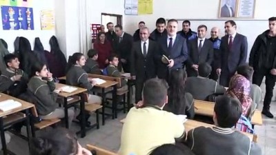 Hakkari'de 'Bir kitap bir insan' kampanyası 