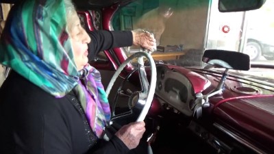klasik otomobil -  Kocasından miras kalan 1957 model otomobile gözü gibi bakıyor  Videosu