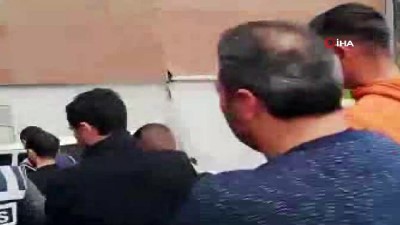 bicakli saldiri -  Suriyeli arkadaşlar, 'Kardeşimizsiniz' denilerek gasp edildi  Videosu