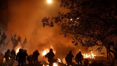  | Polis cinayetinin 10. yılı protestoları Atina'yı savaş alanına çevirdi 