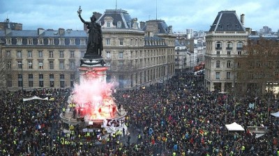 memur sen - Sarı Yelekliler: Dördüncü perde bitti, Macron çözüm için işçi ve memur sendikalarıyla görüşecek Videosu