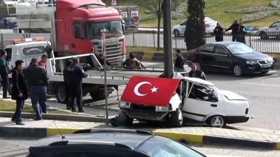 direksiyon -  Asker uğurlama için süslediği aracıyla kaza yaptı  Videosu