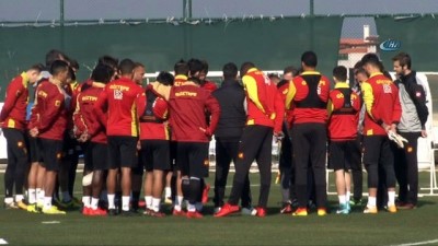 yaris - Demba Ba, Göztepe’de ilk idmanına çıktı  Videosu