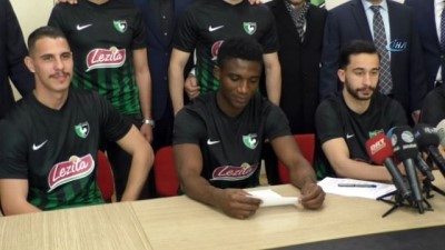 objektif - Denizlispor’da 8 futbolcu imza attı
-Denizlispor’da toplu imza töreni Videosu