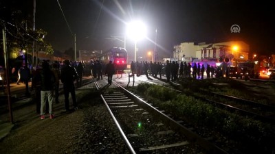 yolcu treni - Hemzemin geçitte kaza: 2 ölü - ADANA  Videosu