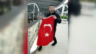 tren istasyonu - Hollanda’da PYD/PKK yandaşları tren istasyonunu işgal etti - UTRECHT  Videosu