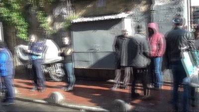 zabita -  Taksim’de metruk binada dövüş köpekleri bulundu  Videosu