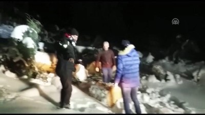 arazi araci - Yaylada mahsur kalan 12 kişi kurtarıldı - DÜZCE Videosu