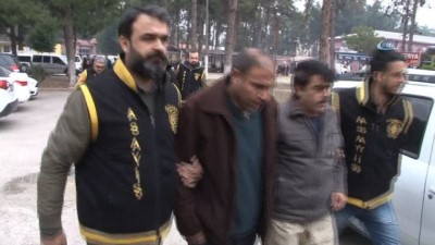  Adana'da hayırseverlik yarışı cinayetle bitti 