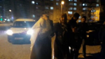 askeri personel -  Askerlere vatandaşlardan sevgi gösterisi  Videosu