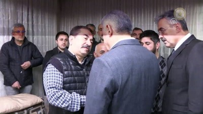 cig dusmesi - Başbakan Yıldırım, Şehit Kurmay Pilot Yüzbaşı Karaman'ın ailesine taziye ziyaretinde bulundu - İZMİR Videosu