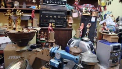emekli ogretmen -  Antika dükkanında tarihe yolculuk  Videosu