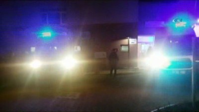 direksiyon -  Otomobil refüje çarptı: 1 ölü, 2 yaralı Videosu