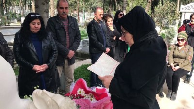 anit mezar - Özgecan Aslan mezarı başında anıldı - MERSİN  Videosu