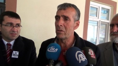 cenaze namazi -  Şehit babası Sarıaslan: 'Beni de askere alsınlar oğlumun bıraktığı yerden devam ederim”  Videosu